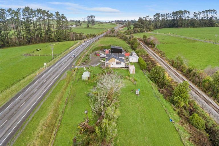 Photo of property in 2634 Mountain Road, Tariki, Stratford, 4394