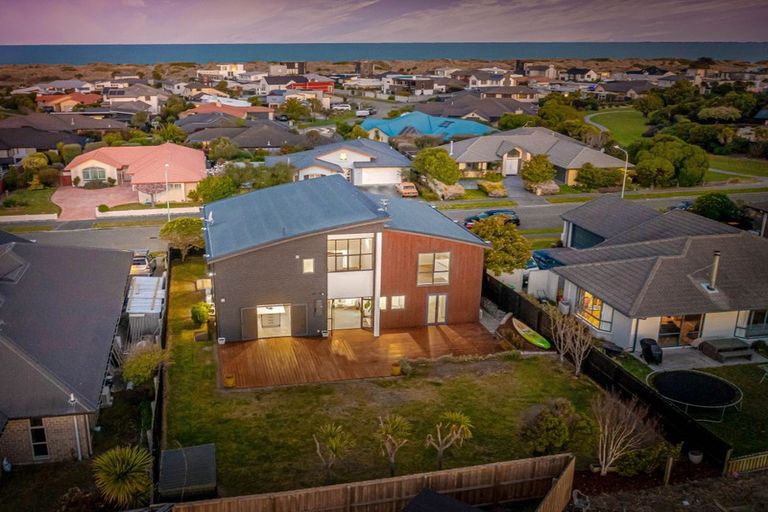 Photo of property in 51 Eastwood Rise, Waimairi Beach, Christchurch, 8083