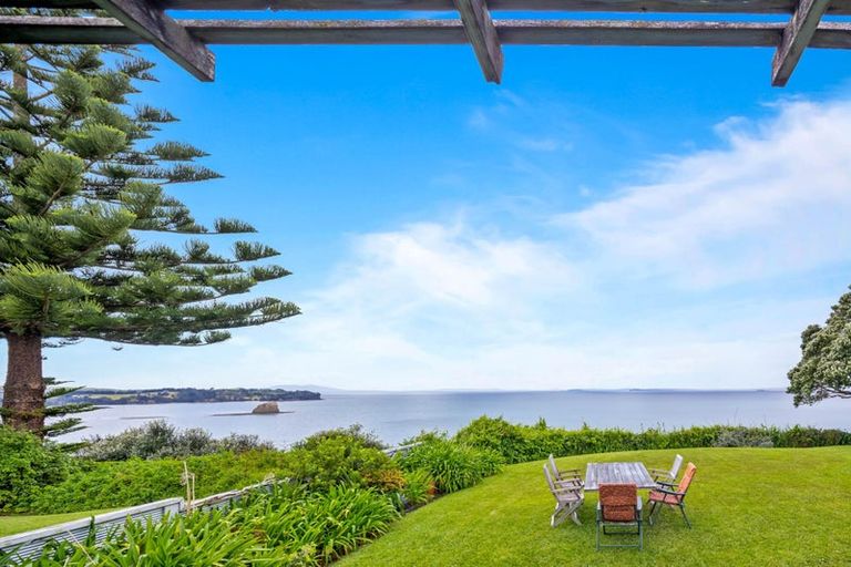 Photo of property in 43 Tiri Road, Manly, Whangaparaoa, 0930