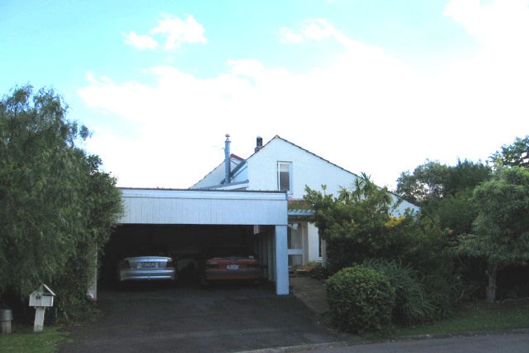 Photo of property in 14 Matanui Street, Northcote, Auckland, 0627