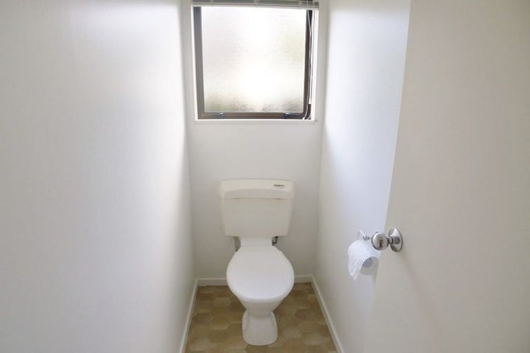 Photo of property in 1/31 Glucina Avenue, West Harbour, Auckland, 0618