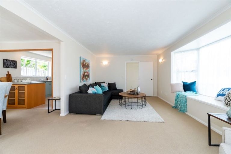 Photo of property in 1/23 Margaret Place, Milford, Auckland, 0620