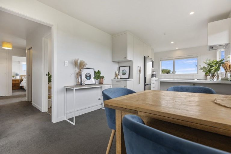 Photo of property in 21 York Crescent, Westown, New Plymouth, 4310