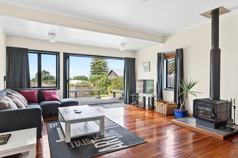 Photo of property in 49 Moana Road, Okitu, Gisborne, 4010