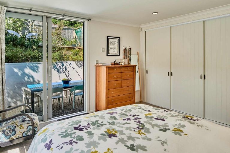 Photo of property in 25 Sunset Parade, Plimmerton, Porirua, 5026