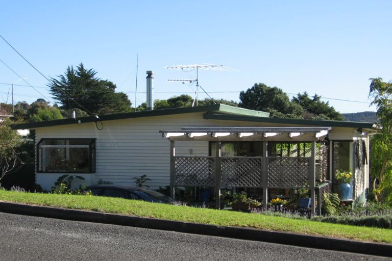 Photo of property in 20 Ocean View Road, Hatfields Beach, Orewa, 0931
