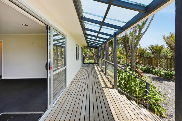 Photo of property in 47 Taihiki Road, Clarks Beach, 2122