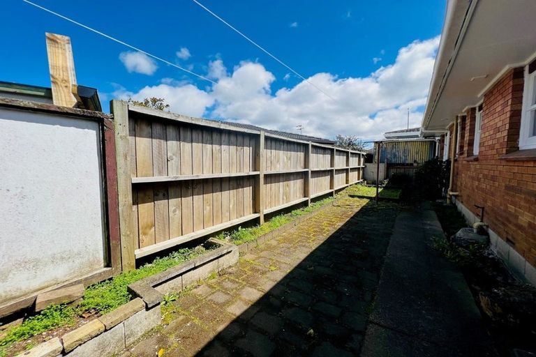 Photo of property in 2/22 Puhinui Road, Manukau, Auckland, 2104