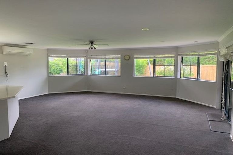 Photo of property in 22 Everlea Place, Alfriston, Auckland, 2105