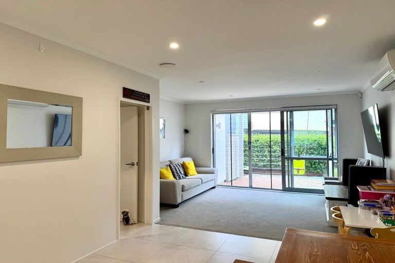 Photo of property in 37 Pencaitland Drive, Flat Bush, Auckland, 2019
