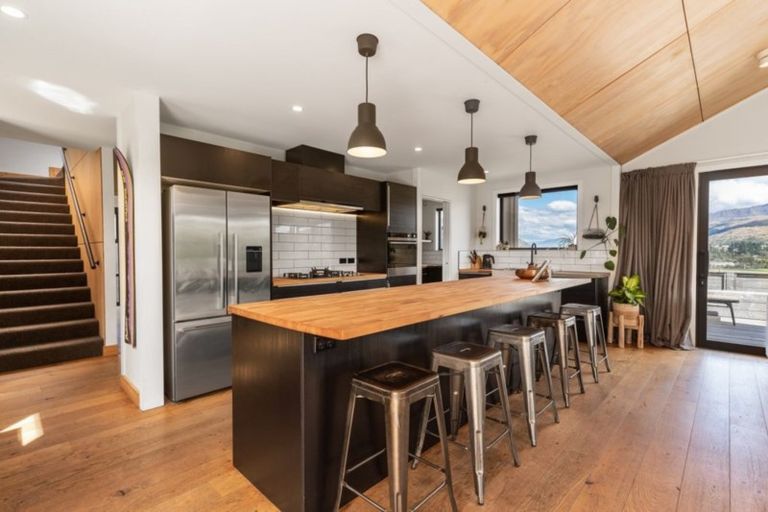 Photo of property in 28 Myles Way, Lower Shotover, Queenstown, 9304