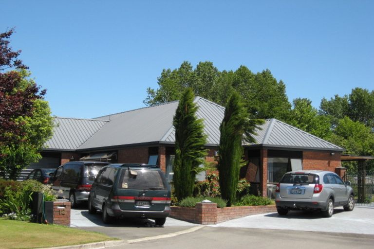 Photo of property in 12 Thoresby Mews, Avonhead, Christchurch, 8042