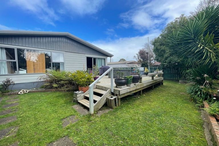 Photo of property in 4 Airfield Road, Takanini, 2112