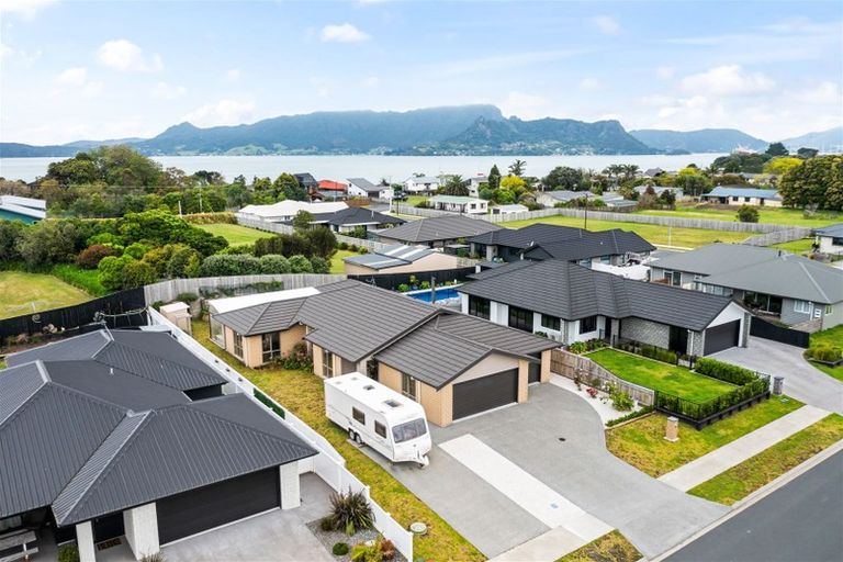 Photo of property in 6 Powhaitere Road, One Tree Point, 0118