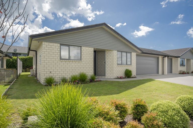 Photo of property in Waterview Estate, 91/4 Greystone Place, Omokoroa, 3114
