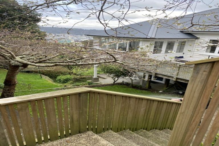 Photo of property in 23 Rawhiti Terrace, Kelburn, Wellington, 6012