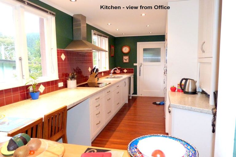 Photo of property in 43a Wyndham Road, Pinehaven, Upper Hutt, 5019