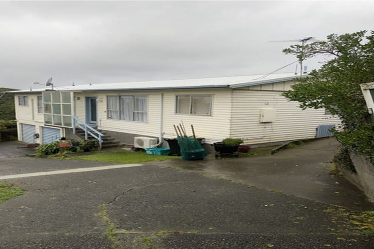 Photo of property in 62b Baylands Drive, Newlands, Wellington, 6037