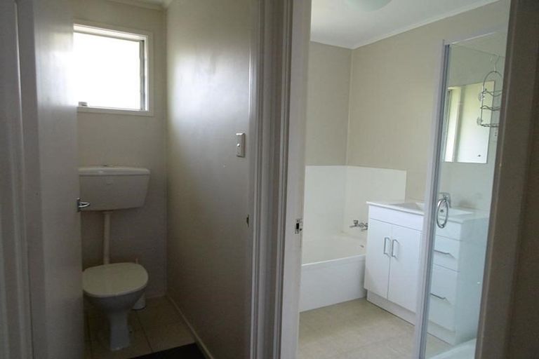 Photo of property in 1/11 Cassia Place, Sunnynook, Auckland, 0620