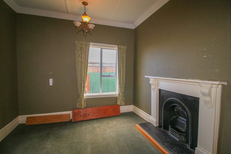 Photo of property in 236 Marine Parade, Bluff, 9814