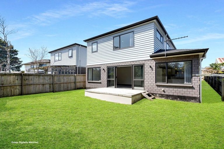 Photo of property in 18a Riverpark Crescent, Henderson, Auckland, 0610