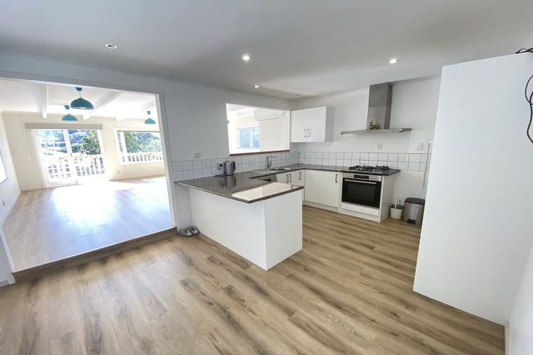 Photo of property in 28 Vandeleur Avenue, Birkdale, Auckland, 0626