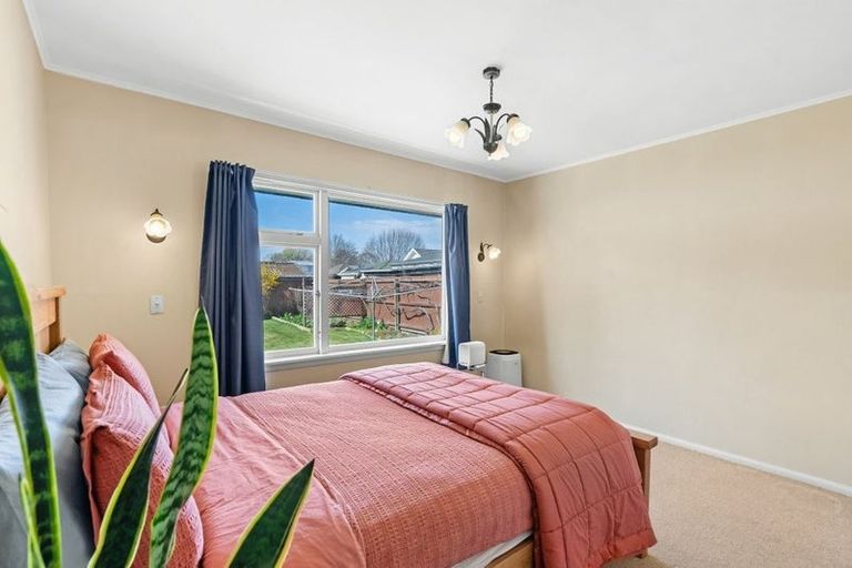 Photo of property in 6 Deepdale Street, Burnside, Christchurch, 8053