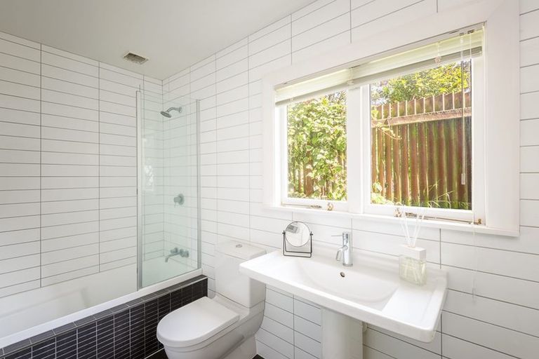 Photo of property in 11 Ferrymead Terrace, Ferrymead, Christchurch, 8081