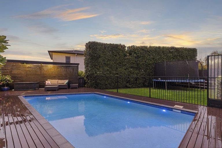 Photo of property in 8 Verley Rise, East Tamaki Heights, Auckland, 2016