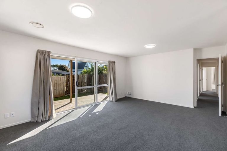 Photo of property in 14a Mildmay Road, Henderson, Auckland, 0610