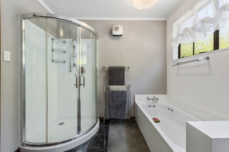 Photo of property in 242 Plateau Road, Te Marua, Upper Hutt, 5018