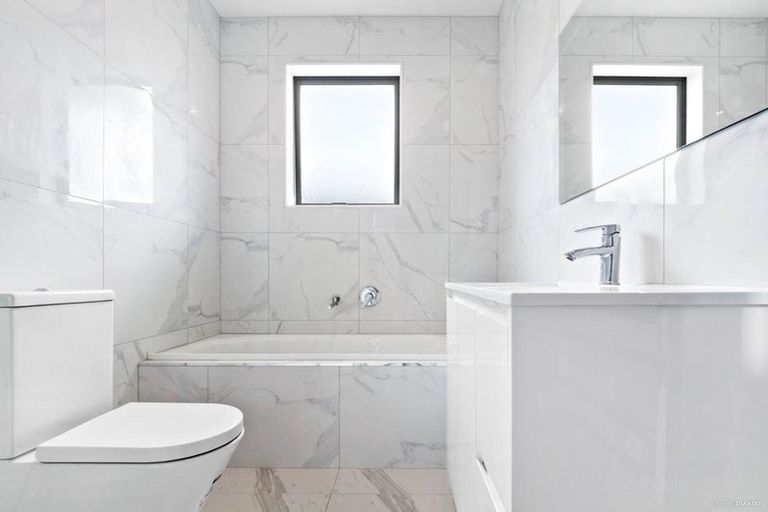 Photo of property in 16 Parton Road, Pukekohe, 2120