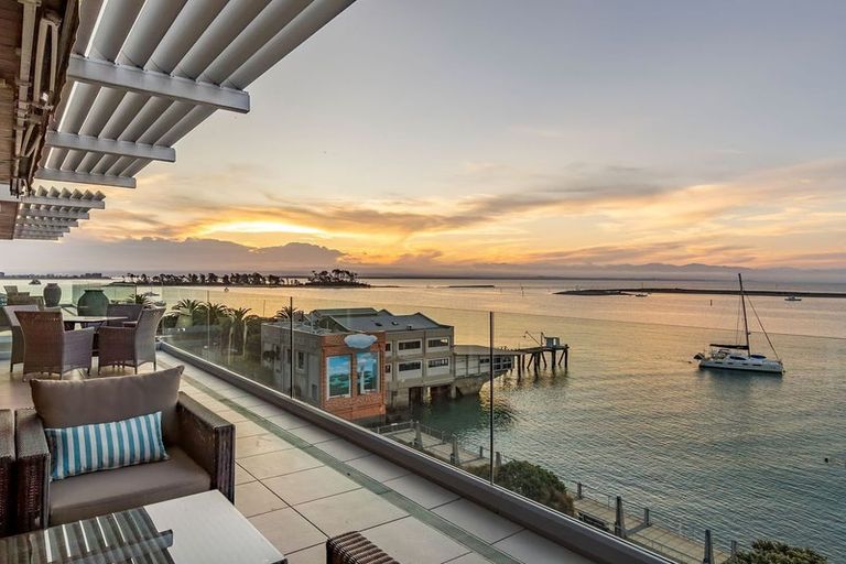 Photo of property in Quay Apartments Tower 2, 208/283 Wakefield Quay, Stepneyville, Nelson, 7010