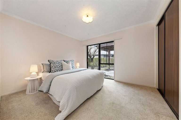 Photo of property in 11 Karnak Crescent, Russley, Christchurch, 8042