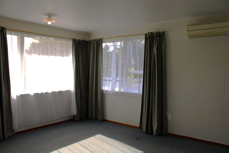 Photo of property in 19 Mark Avenue, Paparangi, Wellington, 6037