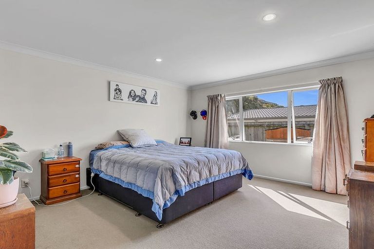 Photo of property in 10 Moonraker Place, Whitby, Porirua, 5024