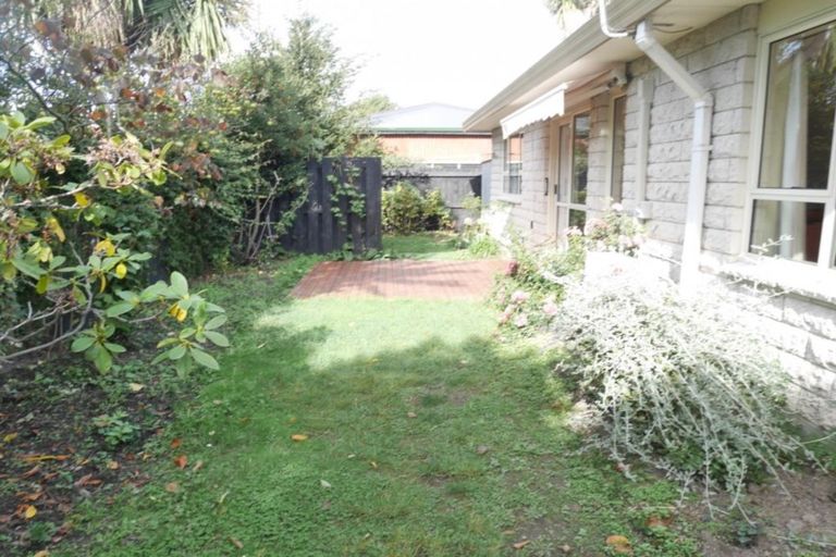 Photo of property in 1/3 Centaurus Road, Cashmere, Christchurch, 8022