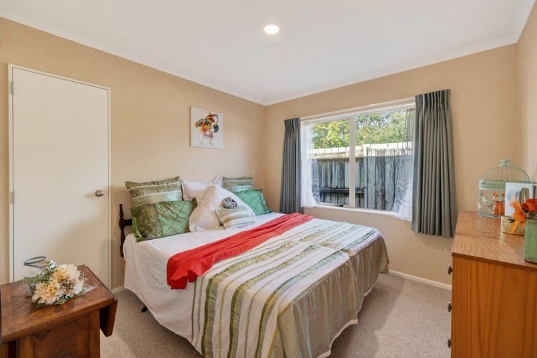 Photo of property in 4 Mcleod Place, Papamoa Beach, Papamoa, 3118