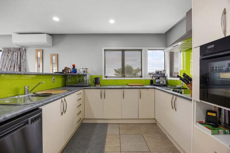 Photo of property in 207 Royal Road, Massey, Auckland, 0614