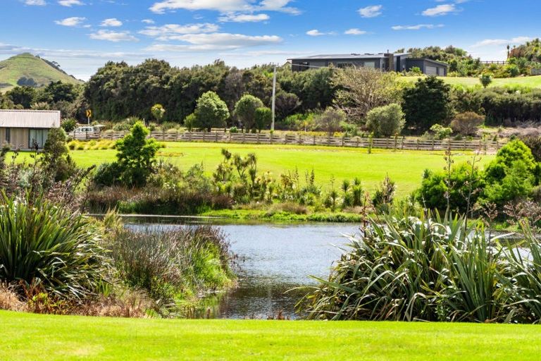Photo of property in 32 Robert Hastie Drive, Mangawhai, 0573