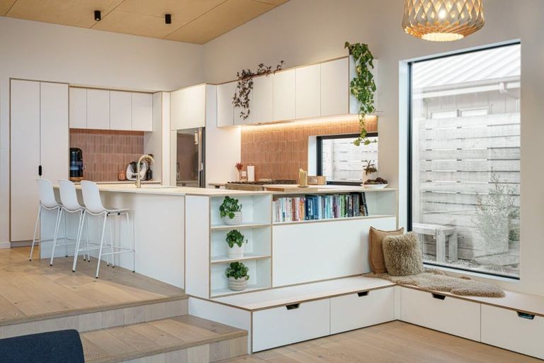 Photo of property in 17 Doug Ledgerwood Drive, Wanaka, 9305