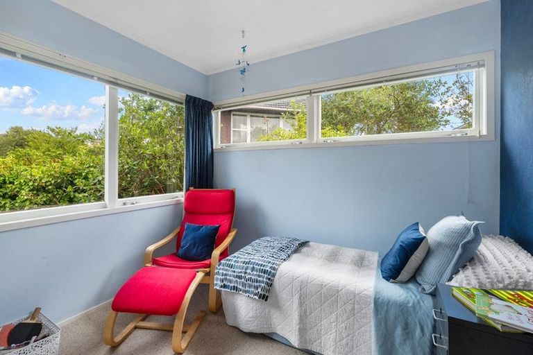 Photo of property in 35 Lyndhurst Road, Te Atatu South, Auckland, 0610