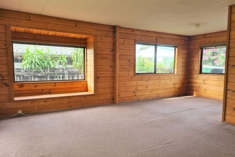 Photo of property in 2/25 Garelja Road, Henderson, Auckland, 0612