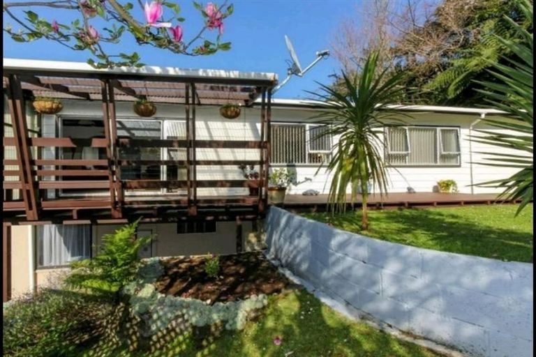 Photo of property in 6c Waterloo Place, Westown, New Plymouth, 4310