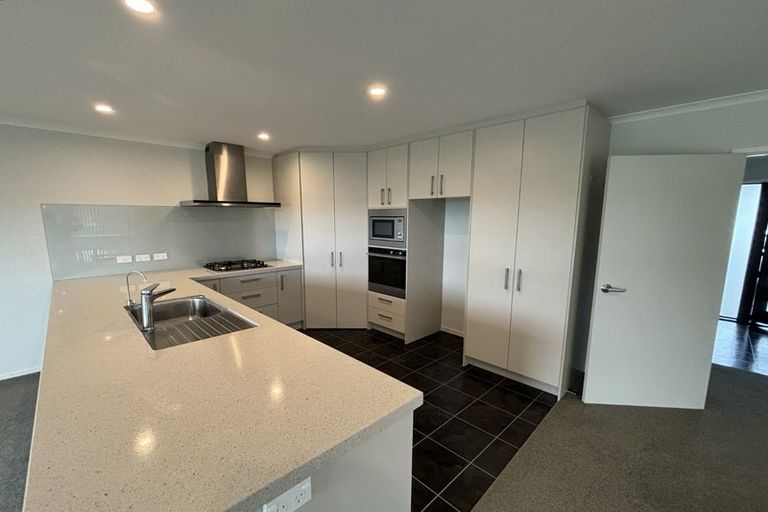 Photo of property in 74 Fernbrook Drive, Hurworth, New Plymouth, 4310