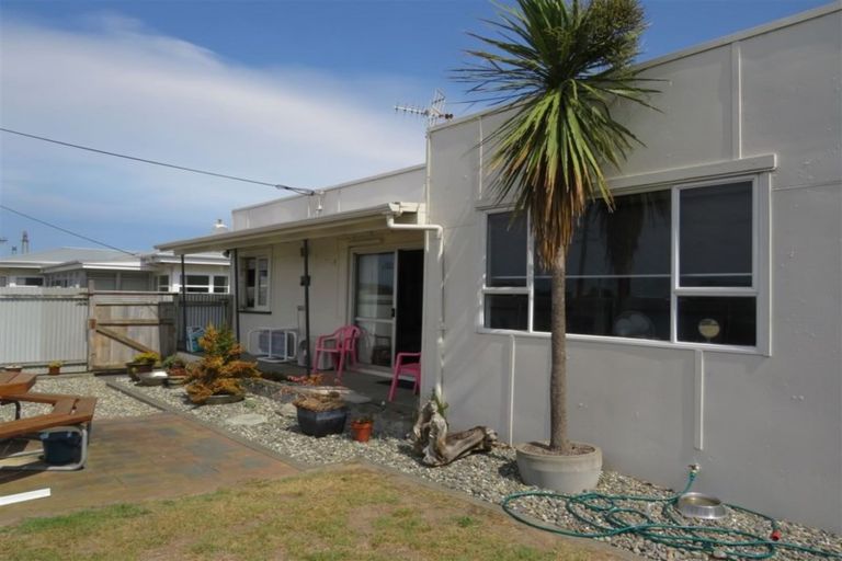 Photo of property in 102 Seabury Avenue, Foxton Beach, Foxton, 4815