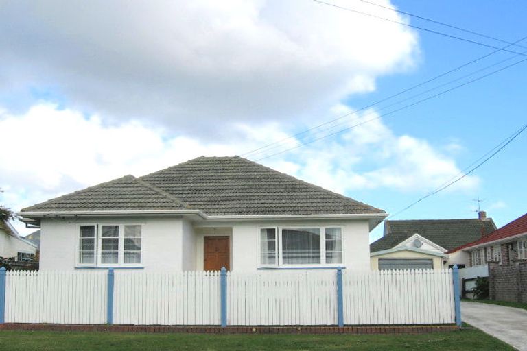 Photo of property in 35 Stellin Street, Boulcott, Lower Hutt, 5011