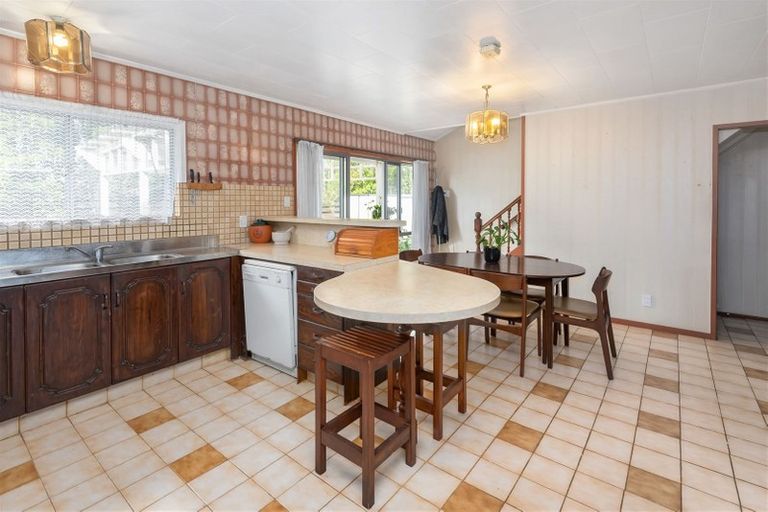 Photo of property in 94 Crawford Avenue, Mangere Bridge, Auckland, 2022