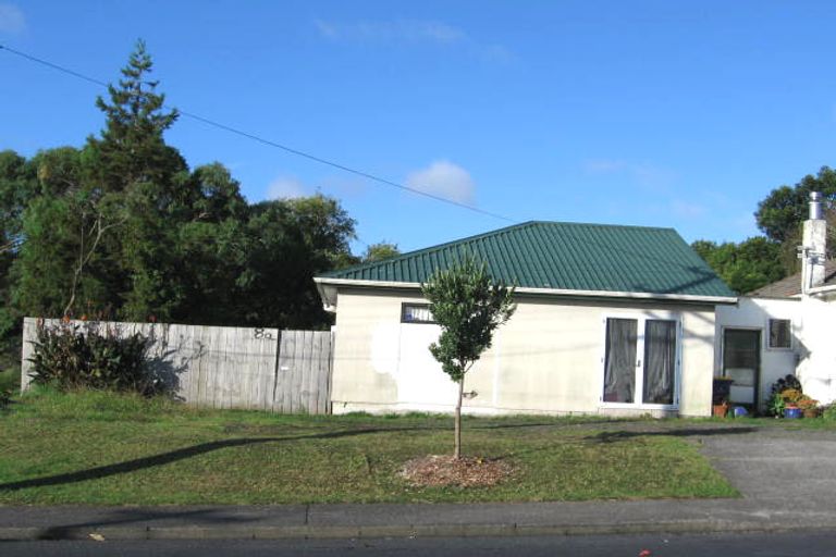 Photo of property in 8 Sunnyside Road, Sunnyvale, Auckland, 0612