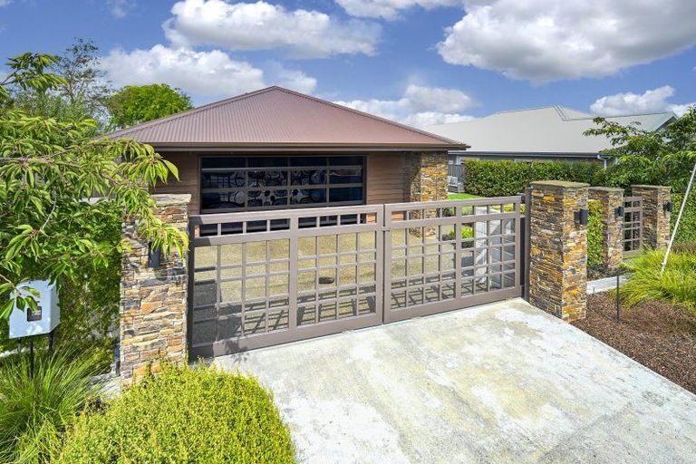 Photo of property in 127 Arataki Road, Havelock North, 4130